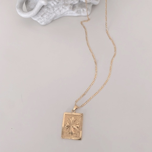 18k Gold Cross Frame | 18k Gold Filled - Picture 2 of 5